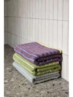 Handtuch "Promenade" In Grün - (L)140 X (B)70 Cm -Petromax Store hubsch handtuch promenade in grun l 140 x b 70 cm 1