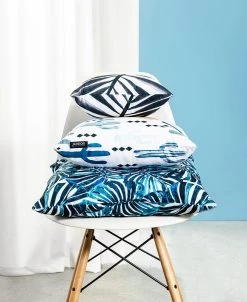 Kissen "Christmas Woodland" In Rot & Weiß 7 Kissen "Christmas Woodland" In Rot & Weiß -Petromax Store juniqe kissen christmas woodland in rot and weiss 2