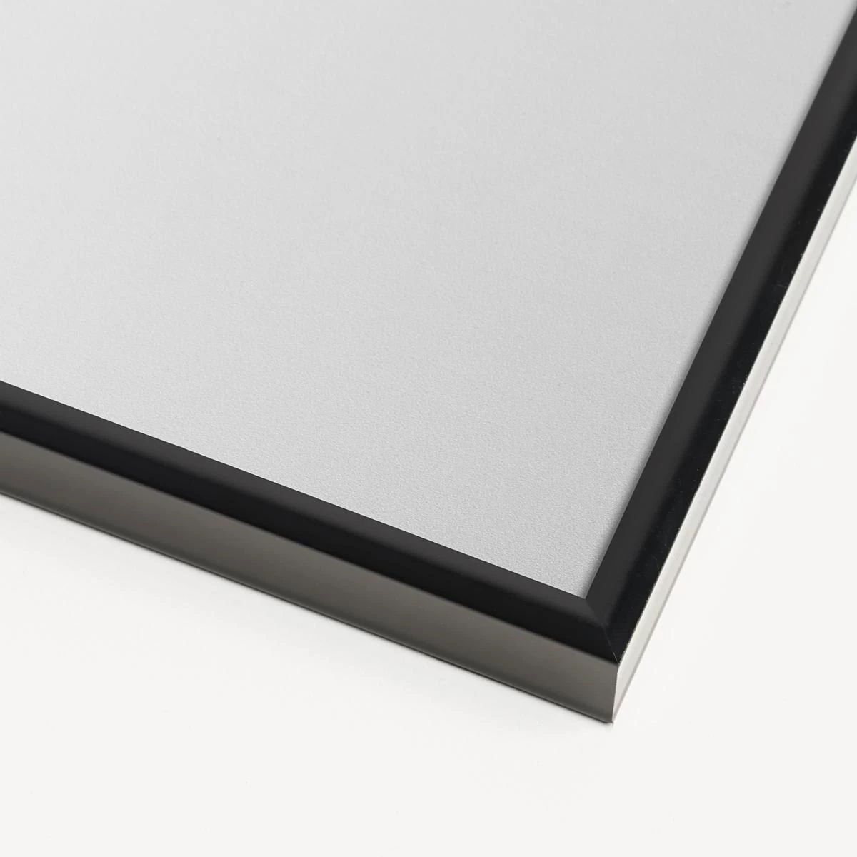 Poster In Kunststoffrahmen "Beach Surf Board Symmetrie" In Grau & Weiß 4 Poster In Kunststoffrahmen "Beach Surf Board Symmetrie" In Grau & Weiß – Bild 2