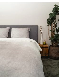 Satin-Bettwäsche-Set "Yana" In Silber 8 Satin-Bettwäsche-Set "Yana" In Silber -Petromax Store kayori satin bettwasche set yana in silber 2