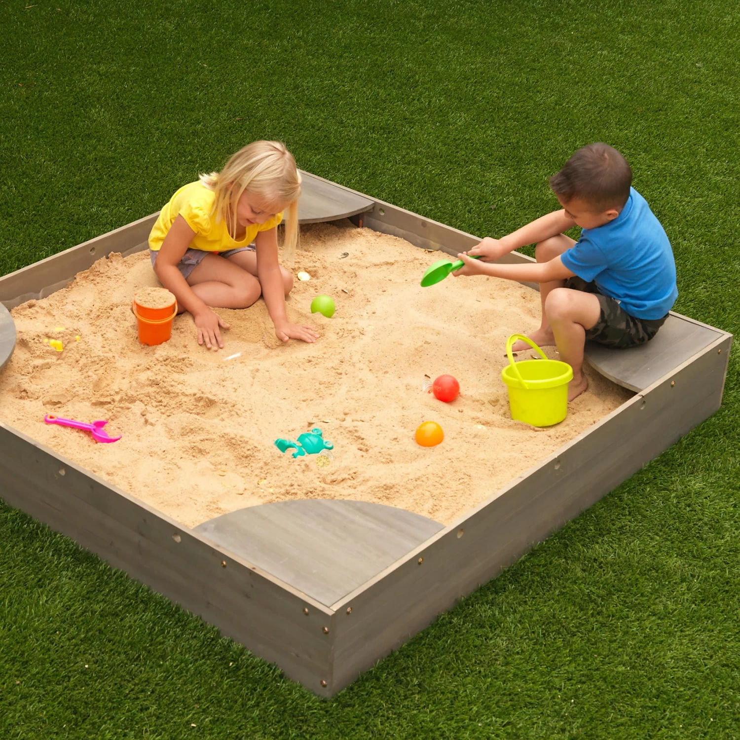 KidKraft Sandkasten Für Den Garten, Grau 10 KidKraft Sandkasten Für Den Garten, Grau – Bild 8