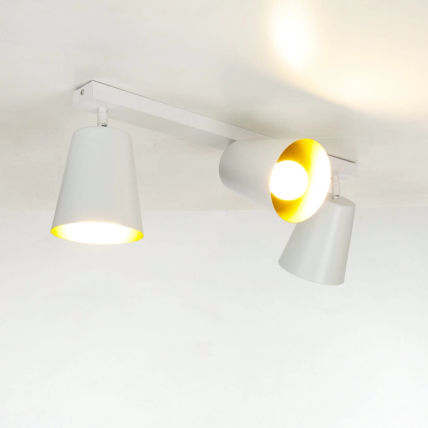 Spot Strahler In Weiß Gold 4 Spot Strahler In Weiß Gold – Bild 2