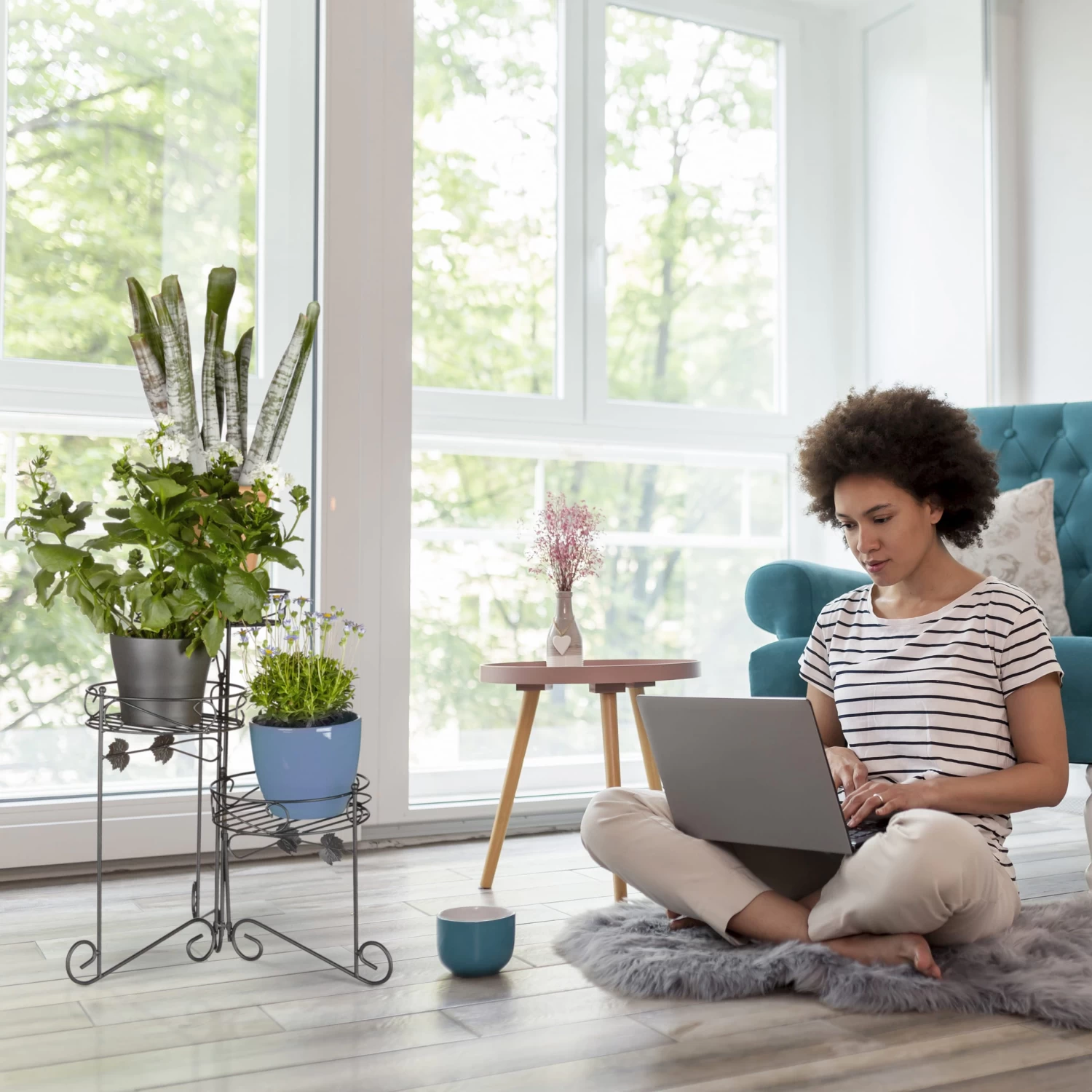 Blumenständer 3 Ablagen In Schwarz 5 Blumenständer 3 Ablagen In Schwarz – Bild 3