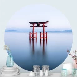 Runde Tapete - Torii Im Wasser In Blau -Petromax Store wallart runde tapete torii im wasser in blau 2