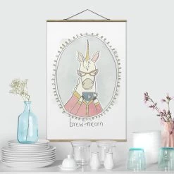Stoffbild Mit Posterleisten - Koffeinhaltiges Einhorn In Weiß -Petromax Store wallart stoffbild mit posterleisten koffeinhaltiges einhorn in weiss 1